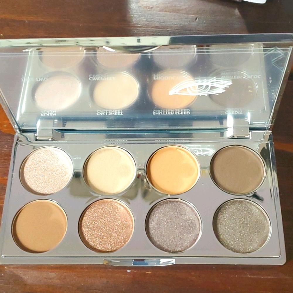 Belle En Argent eyeshadow palette